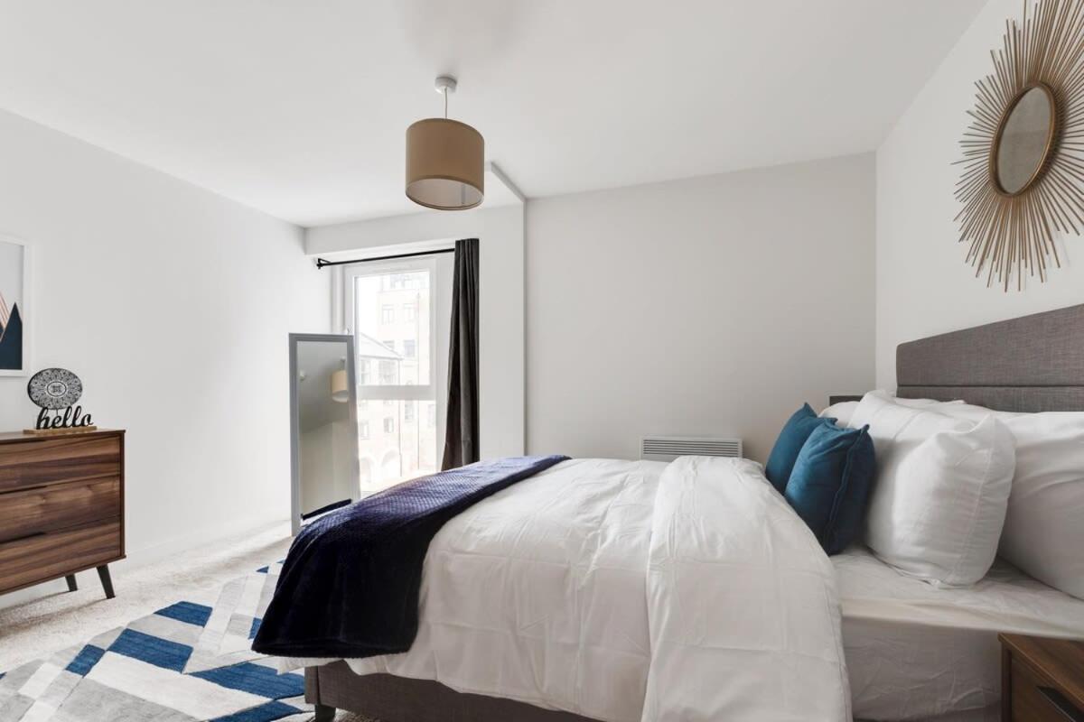 1 Bed Modern Apartment In A Converted Mill Leeds  Exterior photo